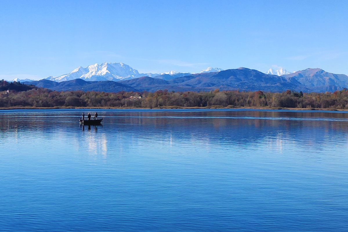 Il Monte Rosa visto dal Lago di Varese