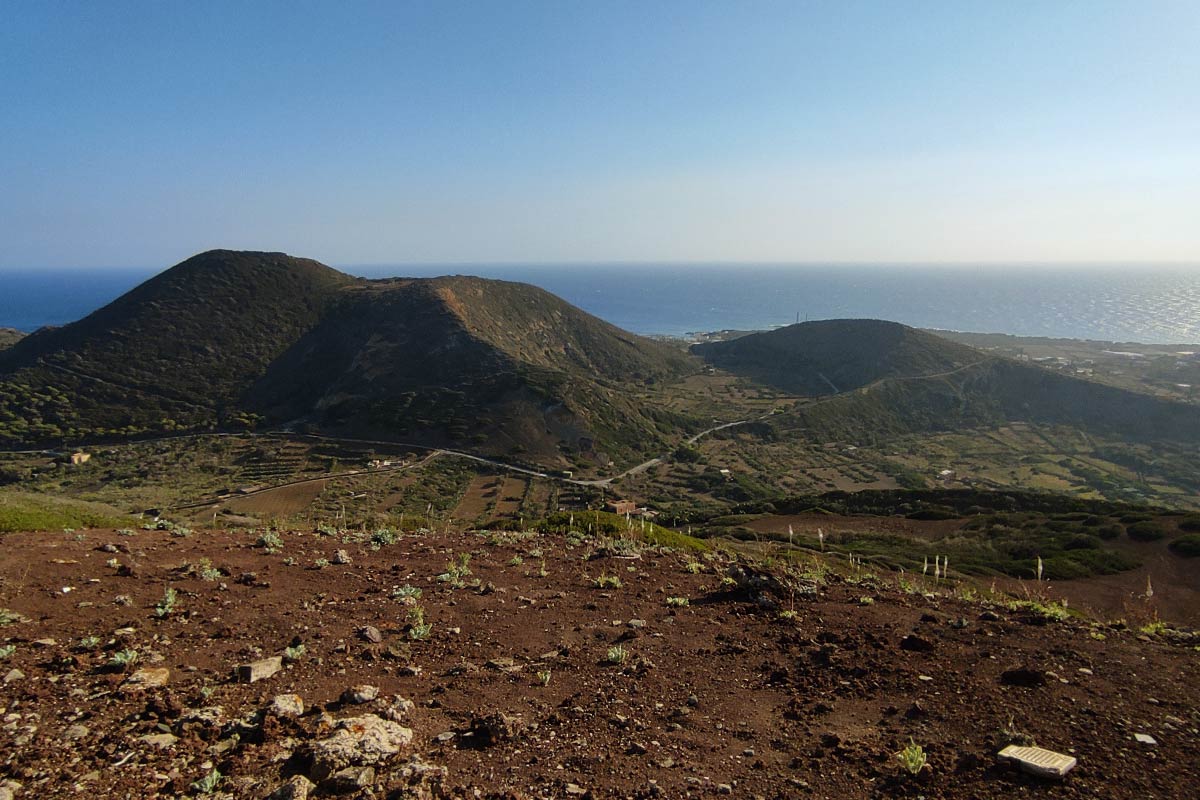 Trekking a Linosa