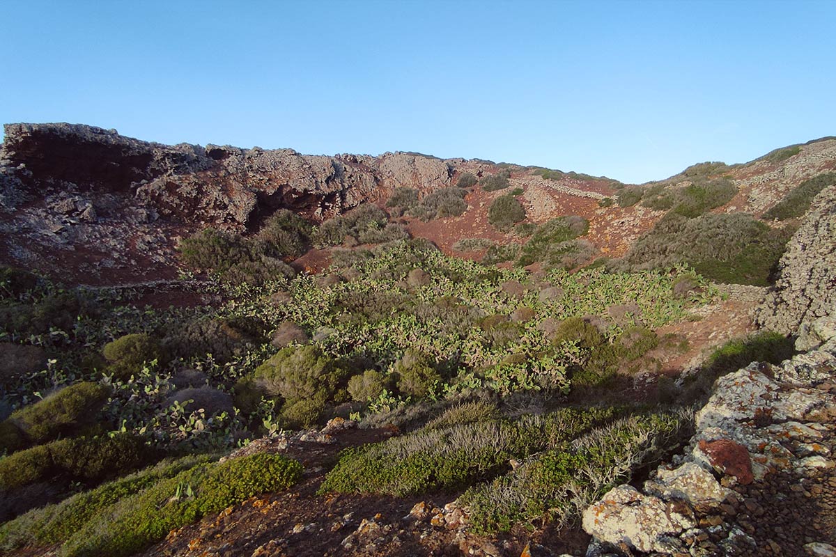 Monte Vulcano. a Linosa