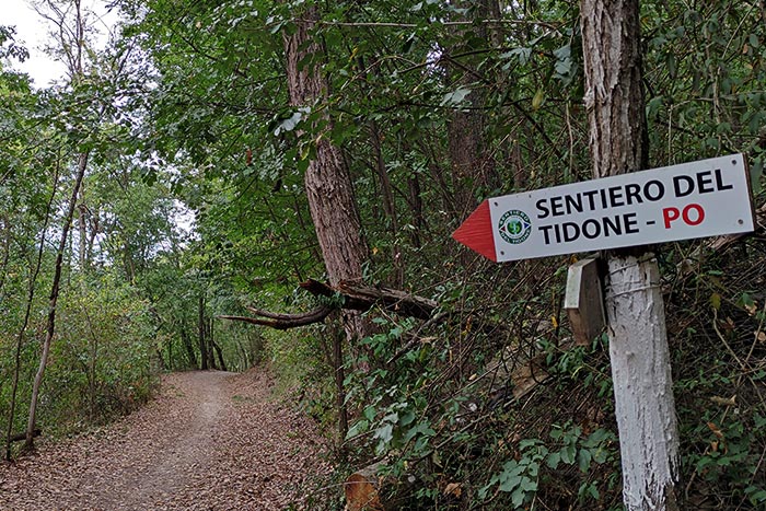 Sentiero del Tidone nei pressi del Lago di Trebecco