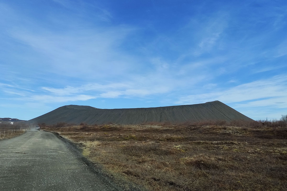 Trekking vulcano Hverfjall in Islanda