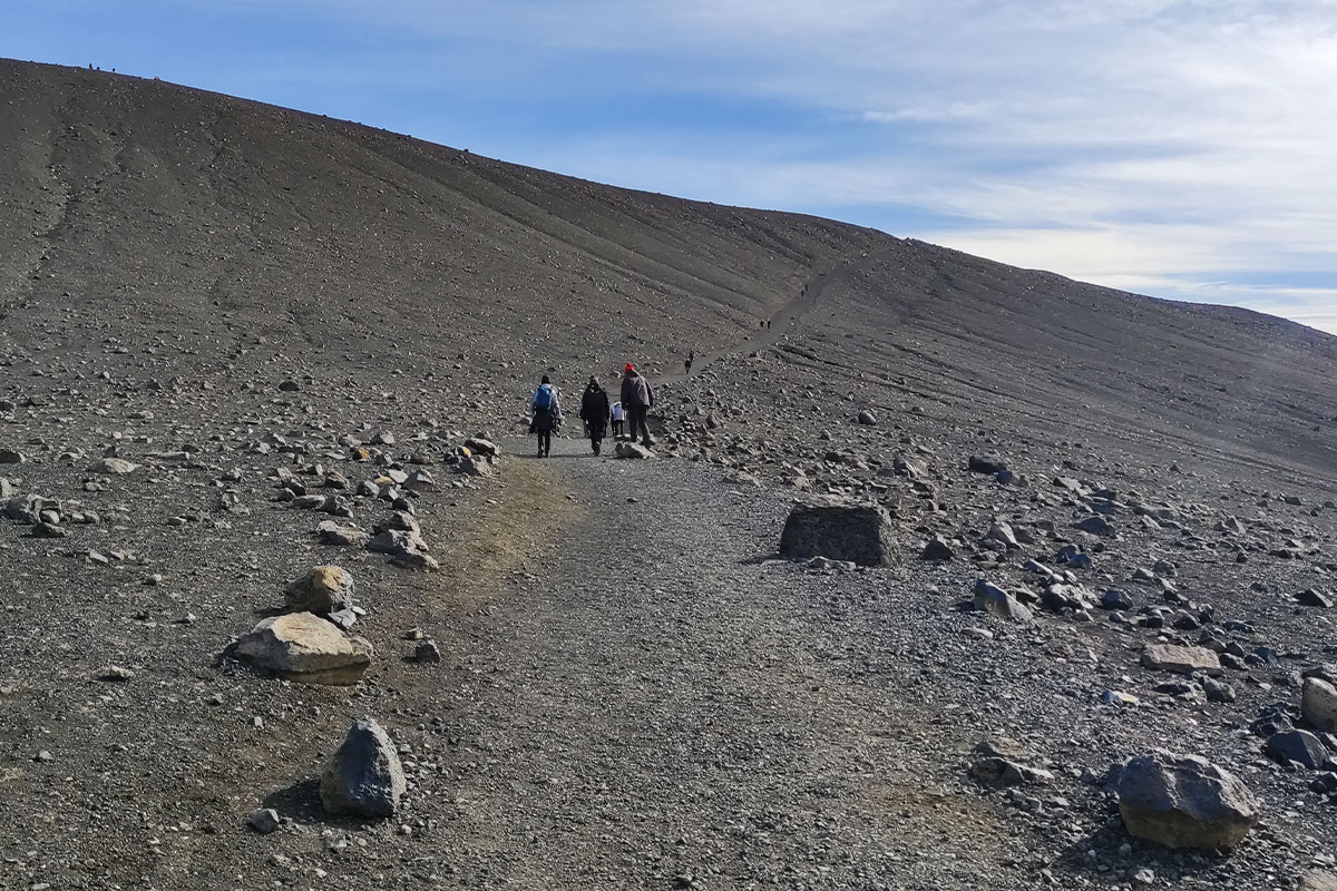 Trekking vulcano Hverfjall in Islanda