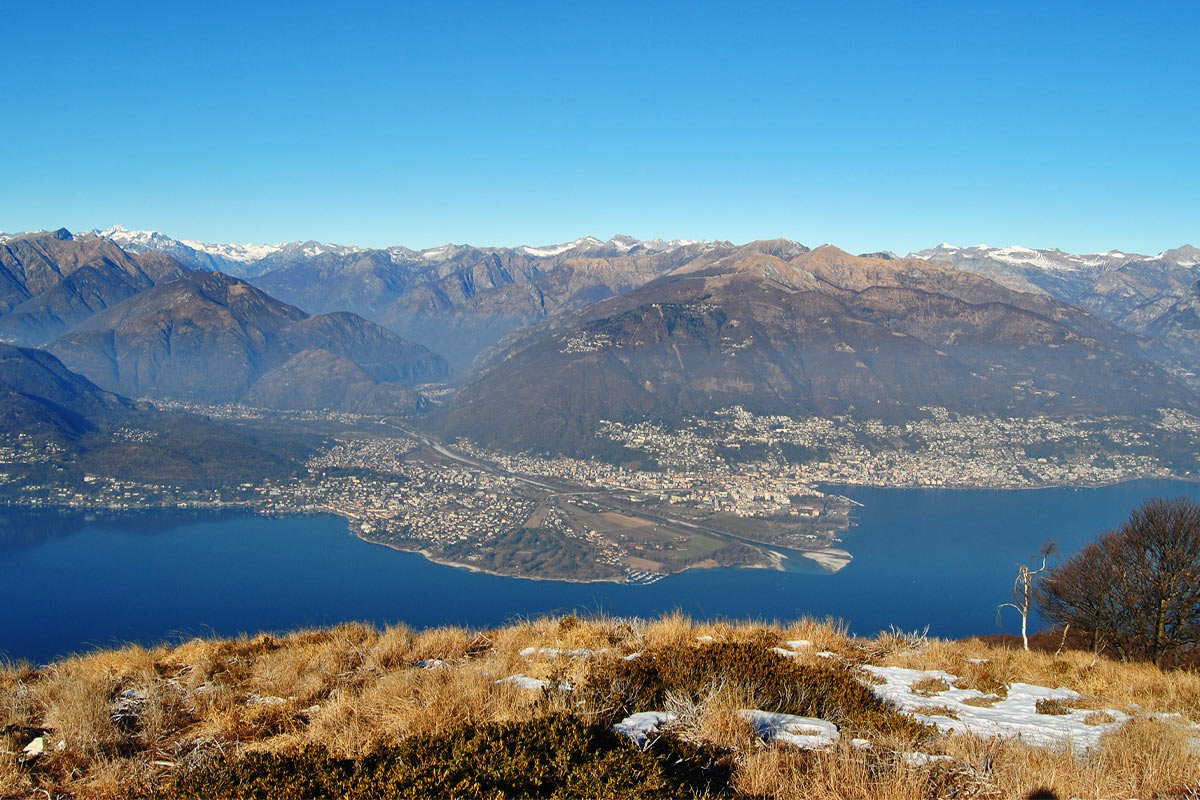 Panorama su Locarno e la foce del Maggia