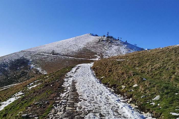 Escursione invernale al Monte San Primo