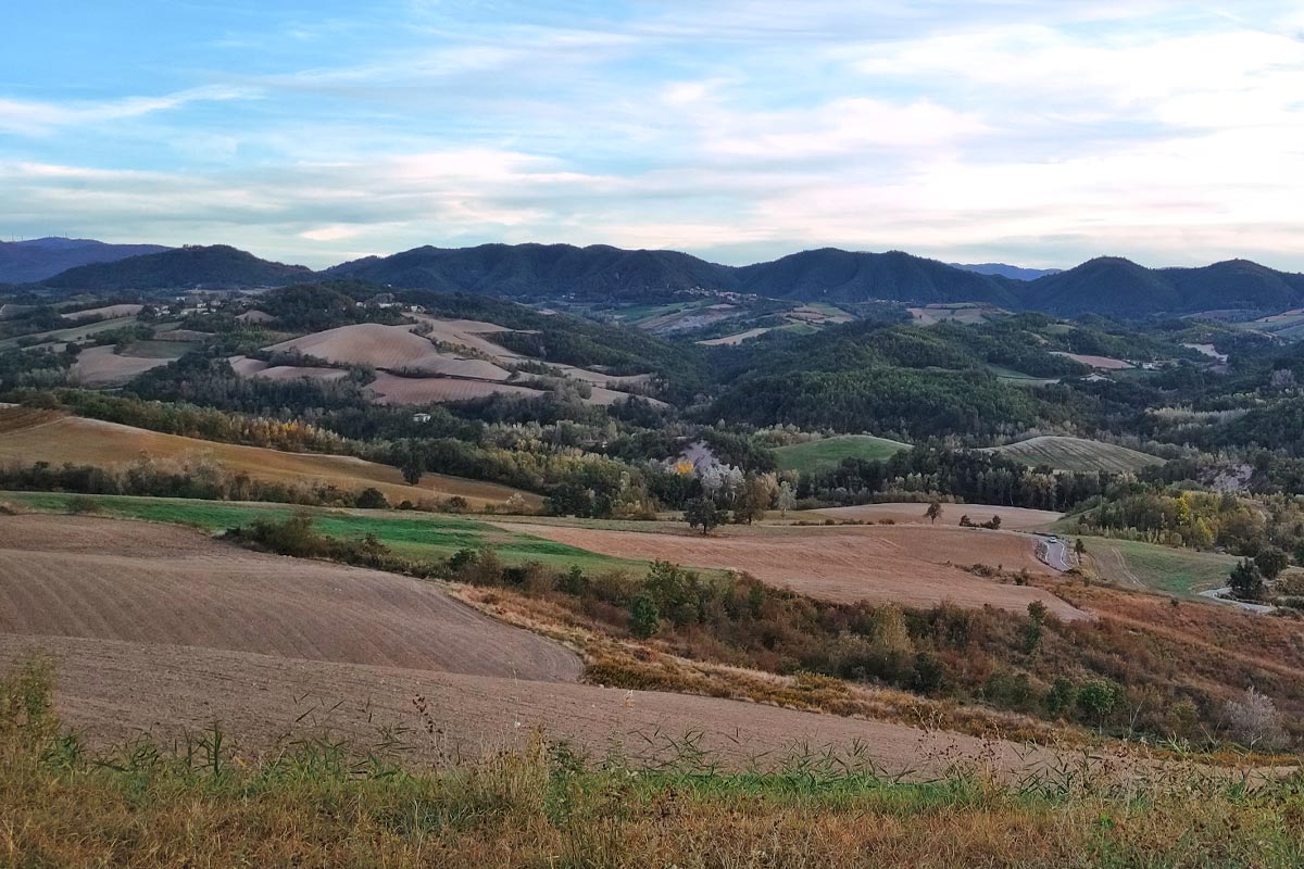 Vista sui campi della Val Tidone